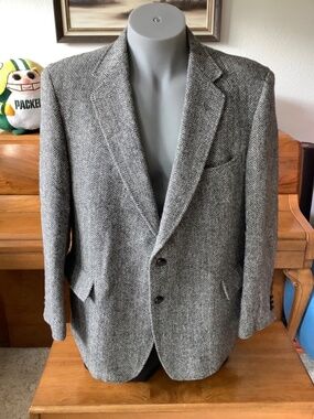 HARRIS TWEED Men's WOOL BLAZER Size 44 SPORT COAT Two Button JACKET Sovereign